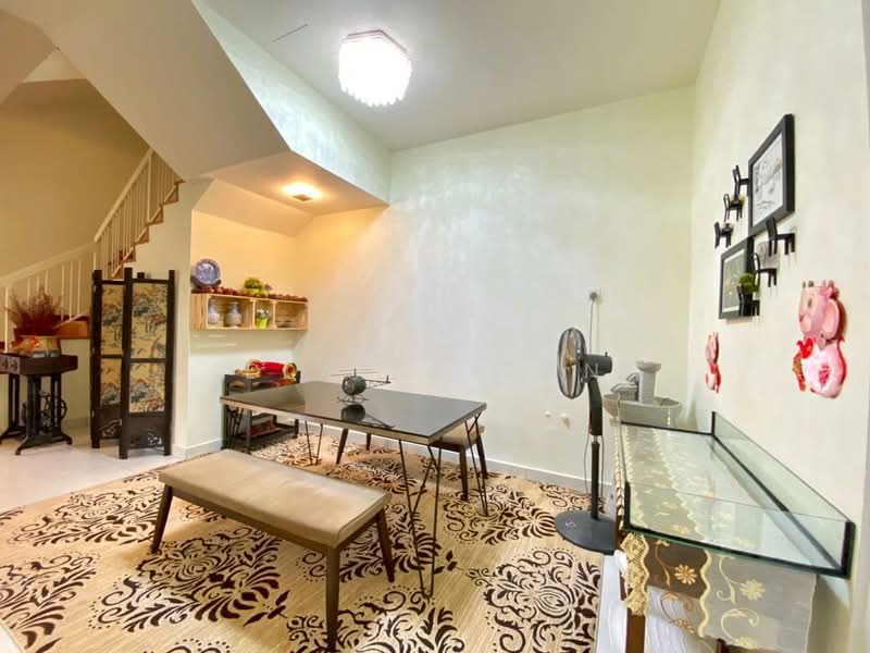Cluster House for Sale in Skudai (Johor) - Elaine Tan - Dining Room - PropertyGuru.com.my