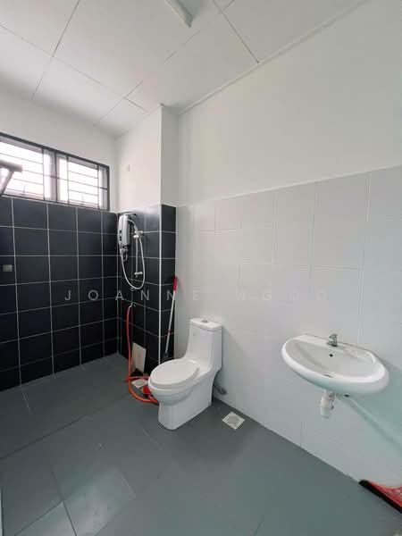 2-storey Terraced House for Rent in Kulai (Johor) - Joanne Ngoo - Bathroom - PropertyGuru.com.my