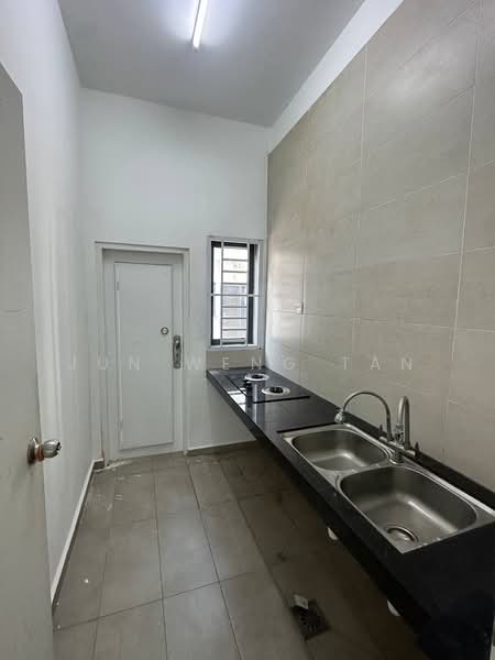2-storey Terraced House for Rent in Johor Bahru (Johor) - Jun Weng Tan - Kitchen - PropertyGuru.com.my