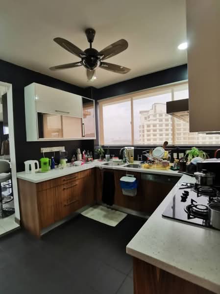 Everest Tower untuk Untuk Dijual - RM 1,500,000, Apr 2026 - Kitchen - PropertyGuru.com.my