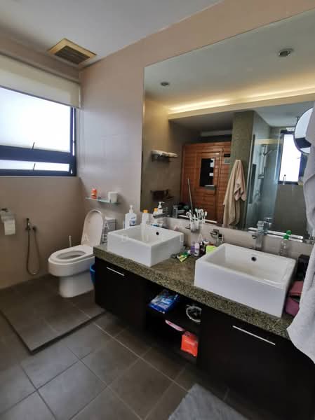 Everest Tower untuk Untuk Dijual - RM 1,500,000, Apr 2026 - Bathroom - PropertyGuru.com.my
