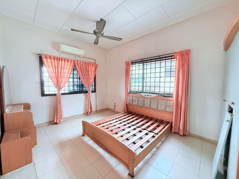 Rumah Teres 2 Tingkat untuk Dijual di Bukit Chagar (Johor Bahru) - Nat Sin - Bedroom - PropertyGuru.com.my