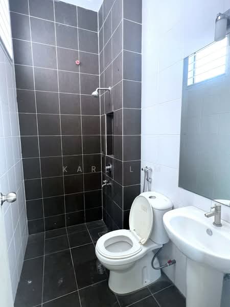 Rumah Banglo untuk Dijual di Taman Suria (Johor Bahru) - Karl Lim - Bathroom - PropertyGuru.com.my