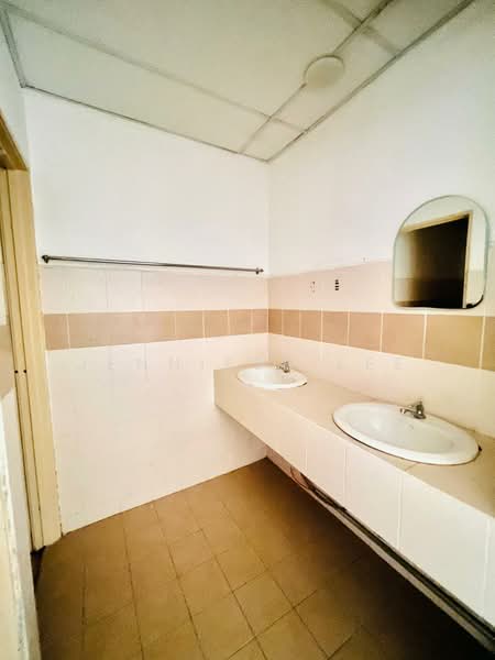 Retail Space for Rent in Bayan Baru (Penang) - Jennifer Lee - Bathroom - PropertyGuru.com.my