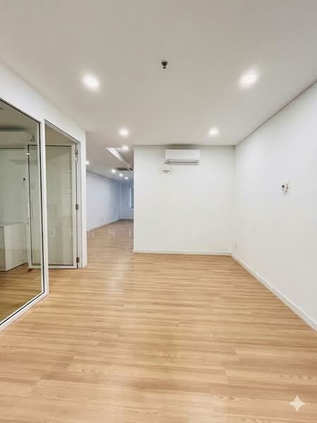 Shop for Rent in Bayan Baru (Penang) - Jennifer Lee - Interior - PropertyGuru.com.my
