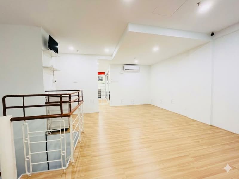 Shop for Rent in Bayan Baru (Penang) - Jennifer Lee - Interior - PropertyGuru.com.my