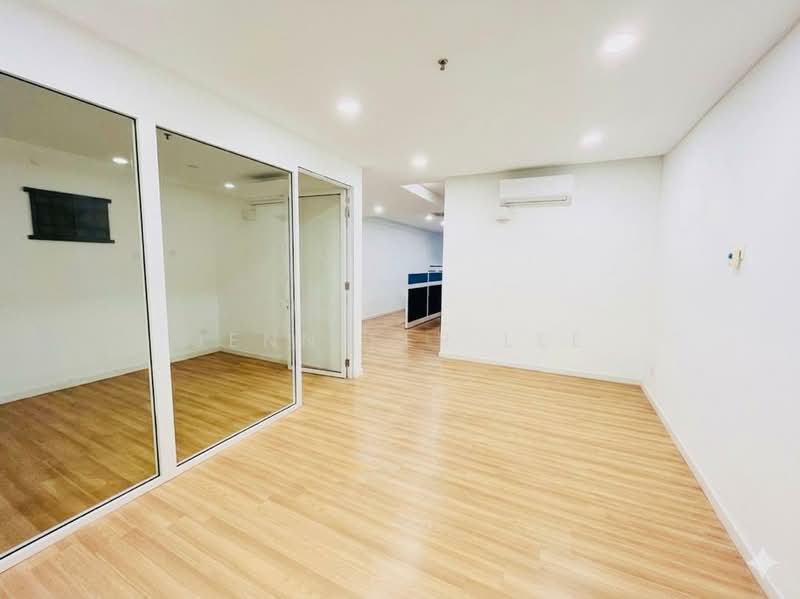 Shop for Rent in Bayan Baru (Penang) - Jennifer Lee - Interior - PropertyGuru.com.my