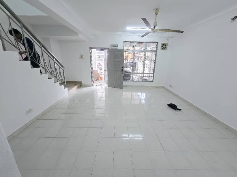Rumah Teres 2 Tingkat untuk Disewa di Taman Sri Saujana (Kota Tinggi) - Sharon Lau - Living Room - PropertyGuru.com.my