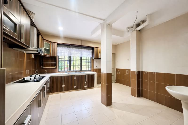 Fully Renovated Taman Bukit Ria Kajang untuk Untuk Dijual - RM 580,000, Apr 2026 - Kitchen - PropertyGuru.com.my