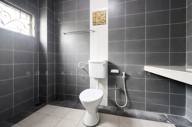 Fully Renovated Taman Bukit Ria Kajang untuk Untuk Dijual - RM 580,000, Apr 2026 - Bathroom - PropertyGuru.com.my