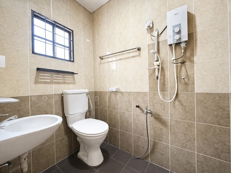 Fully Renovated Taman Bukit Ria Kajang untuk Untuk Dijual - RM 580,000, Apr 2026 - Bathroom - PropertyGuru.com.my