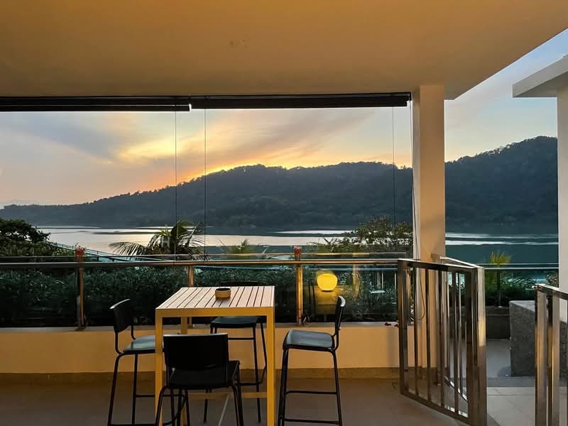 Queens Residences Q2 @ Queens Waterfront untuk Untuk Dijual - RM 2,600,000, Apr 2026 - Balcony - PropertyGuru.com.my