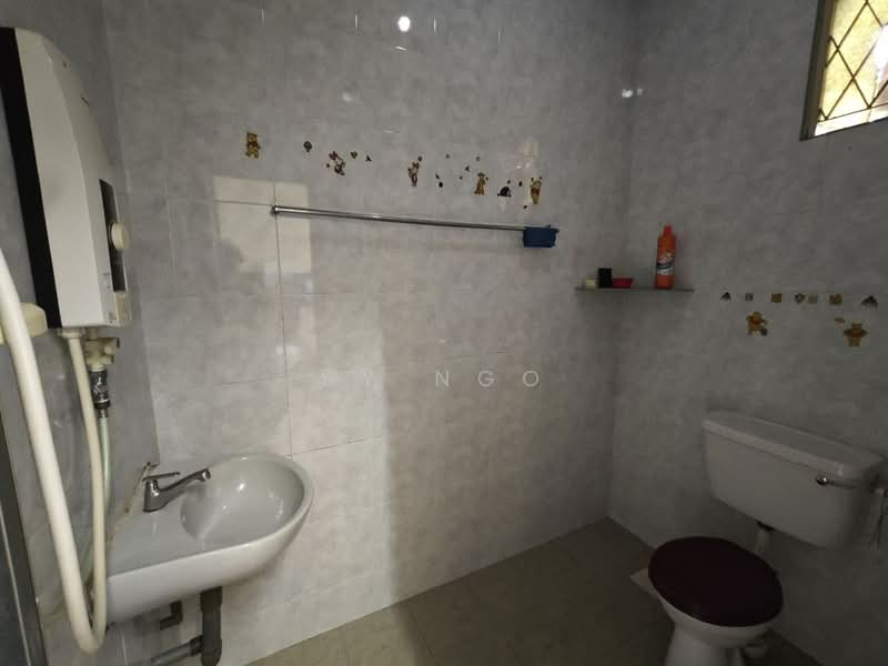 2-storey Terraced House for Sale in Taman Pelangi (Johor Bahru) - SY Ngo - Bathroom - PropertyGuru.com.my