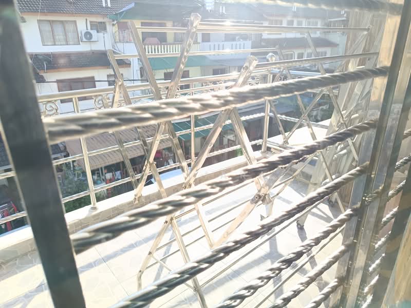 3-storey Terraced House for Sale in Taman Sri Sinar (Segambut) - Devan Tiarajah - Big balcony  - PropertyGuru.com.my