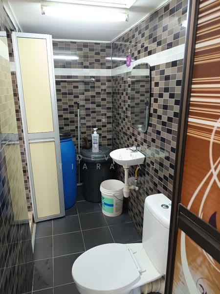 3-storey Terraced House for Sale in Taman Sri Sinar (Segambut) - Devan Tiarajah - Bathroom - PropertyGuru.com.my