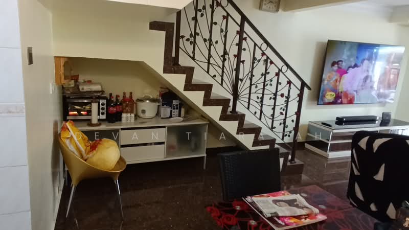 3-storey Terraced House for Sale in Taman Sri Sinar (Segambut) - Devan Tiarajah - Storage space near dining - PropertyGuru.com.my