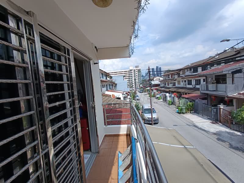 3-storey Terraced House for Sale in Taman Sri Sinar (Segambut) - Devan Tiarajah - Balcony - PropertyGuru.com.my