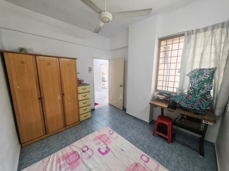 Apartment for Sale at Nipah Emas - Albeena Law - Bedroom - PropertyGuru.com.my