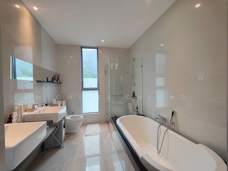Kondominium untuk Dijual di Kiaramas Danai - Michelle Cheong - Bathroom - PropertyGuru.com.my