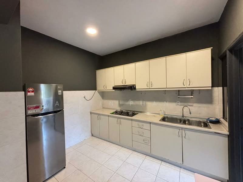 Kondominium untuk Dijual di Casa Tropicana - Austin Phang - Kitchen - PropertyGuru.com.my