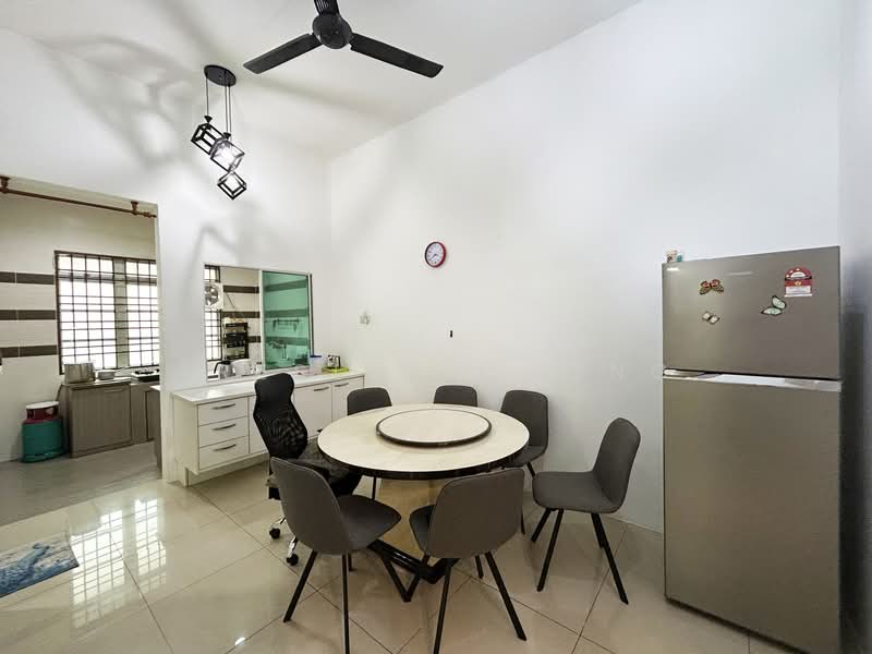 Perak Jaya Renovated 2 Storey Terrace 20x74' untuk Untuk Dijual - RM 480,000, Apr 2026 - Dining Area - PropertyGuru.com.my