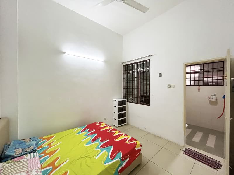 Perak Jaya Renovated 2 Storey Terrace 20x74' untuk Untuk Dijual - RM 480,000, Apr 2026 - Bedroom 4 - PropertyGuru.com.my