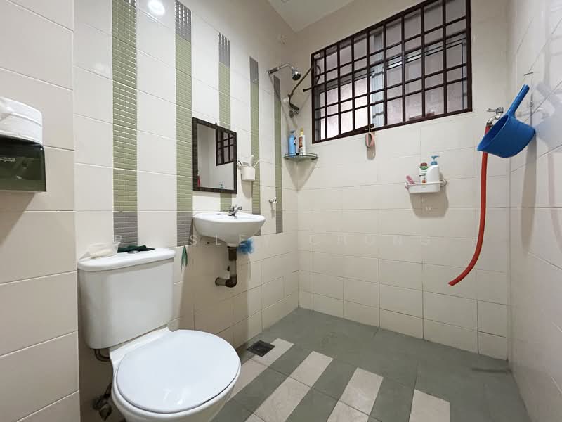 Perak Jaya Renovated 2 Storey Terrace 20x74' untuk Untuk Dijual - RM 480,000, Apr 2026 - Bathroom 3 - PropertyGuru.com.my