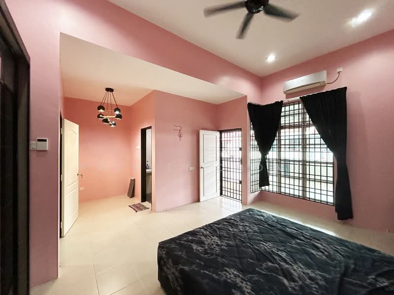 Perak Jaya Renovated 2 Storey Terrace 20x74' untuk Untuk Dijual - RM 480,000, Apr 2026 - Master Bedroom - PropertyGuru.com.my