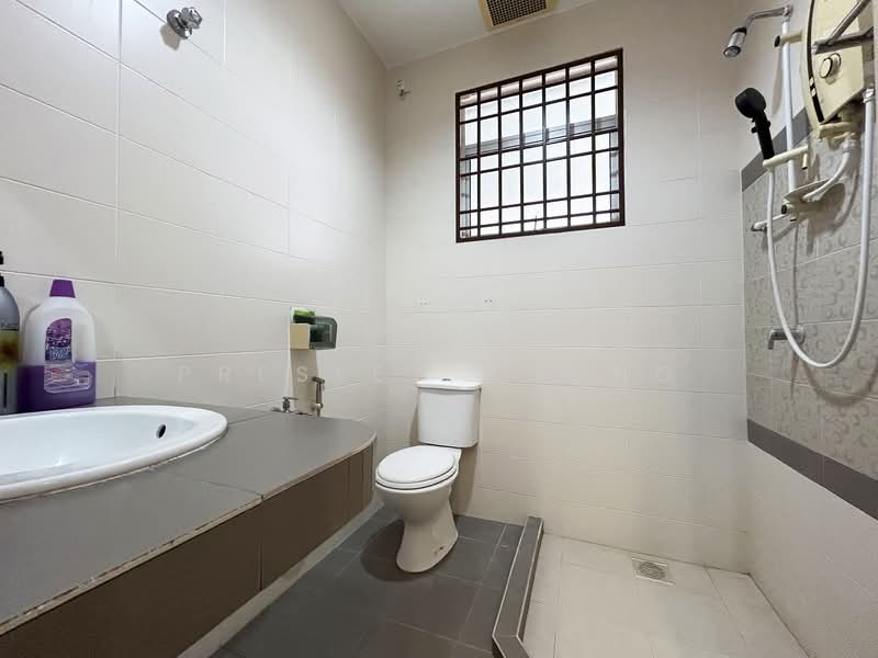 Perak Jaya Renovated 2 Storey Terrace 20x74' untuk Untuk Dijual - RM 480,000, Apr 2026 - Master Bathroom - PropertyGuru.com.my