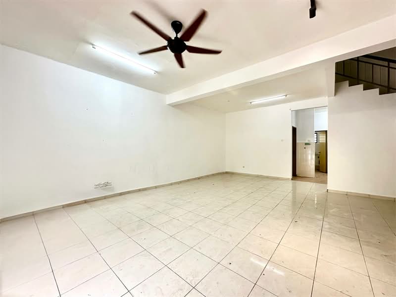 Saujana Utama 3 untuk Untuk Dijual - RM 425,000, Apr 2026 - Living Room - PropertyGuru.com.my
