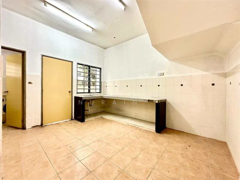 Saujana Utama 3 untuk Untuk Dijual - RM 425,000, Apr 2026 - Kitchen - PropertyGuru.com.my