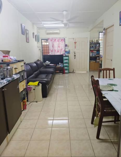 1-storey Terraced House for Sale in Bandar Kinrara Seksyen 1 (Bandar Kinrara) - Avelyn Cheah - Living Room - PropertyGuru.com.my