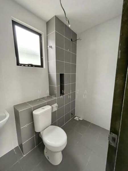Rumah Teres untuk Disewa di Eco Grandeur (Puncak Alam) - Hasniza Ibrahim - Bathroom - PropertyGuru.com.my