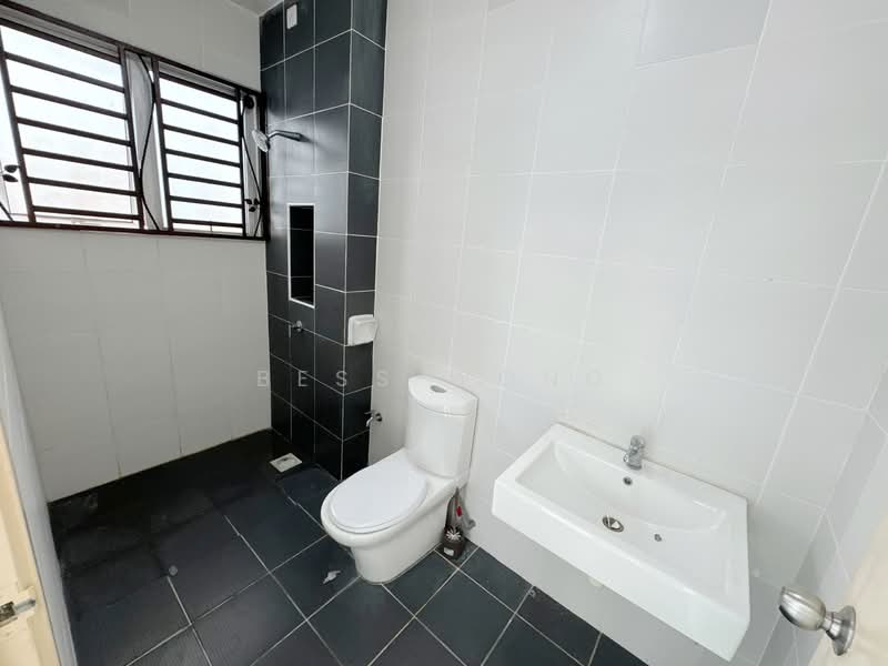 Maya height untuk Untuk Disewa - RM 1,600 /bulan, Apr 2026 - Bathroom - PropertyGuru.com.my