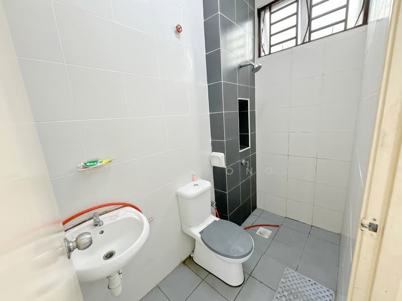 Maya height untuk Untuk Disewa - RM 1,600 /bulan, Apr 2026 - Bathroom - PropertyGuru.com.my