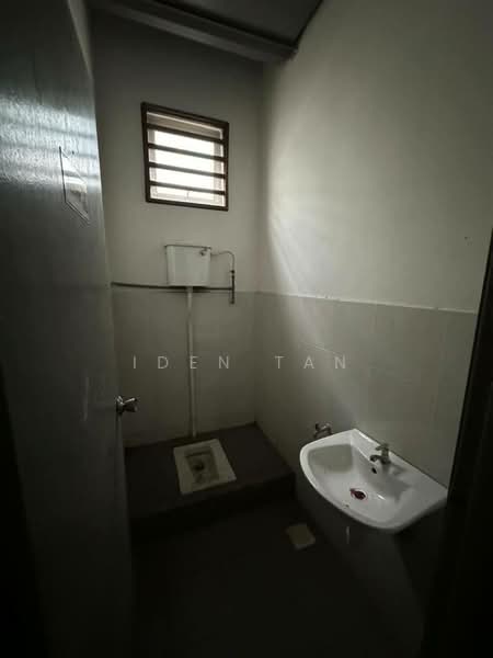 Shop / Office for Rent in Nusa Sentral (Iskandar Puteri (Nusajaya)) - Iden Tan - Bathroom - PropertyGuru.com.my