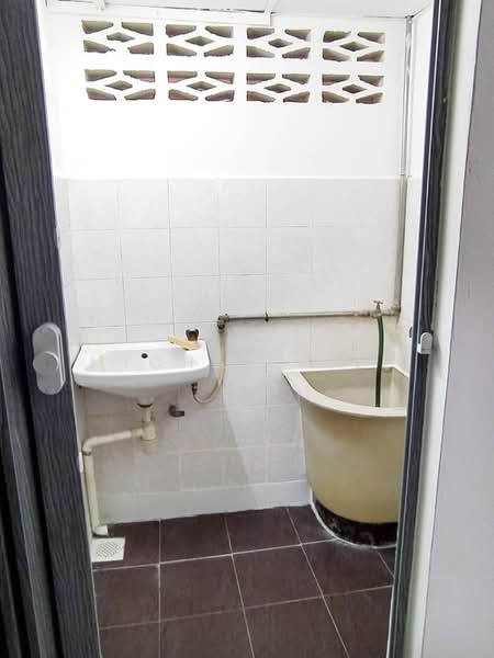 Pangsapuri untuk Dijual di Orchid @ Anggerik - Michael Lee - Bathroom - PropertyGuru.com.my