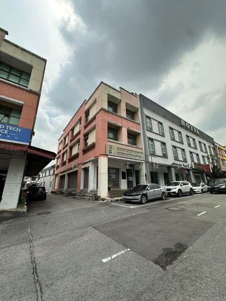 Shop / Office for Rent in Taman Desa Cemerlang (Ulu Tiram) - Iden Tan - Exterior - PropertyGuru.com.my