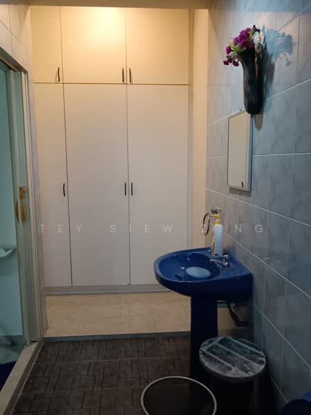 Terraced House for Rent in Bandar Kinrara Seksyen 5 (Bandar Kinrara) - Tey Siew Zing - Bathroom - PropertyGuru.com.my