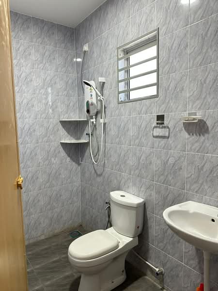 Rumah Teres 1 Tingkat untuk Disewa di Bandar Seri Botani (Simpang Pulai) - Amelia Kong - Bathroom - PropertyGuru.com.my