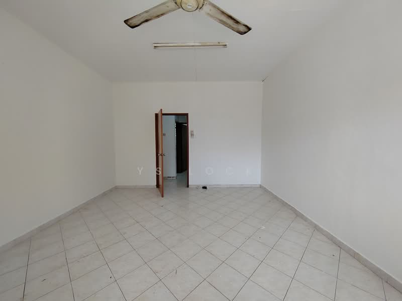 Rumah Teres 2 Tingkat untuk Dijual di Taman Seremban Jaya (Rantau) - YS Lock - Interior - PropertyGuru.com.my