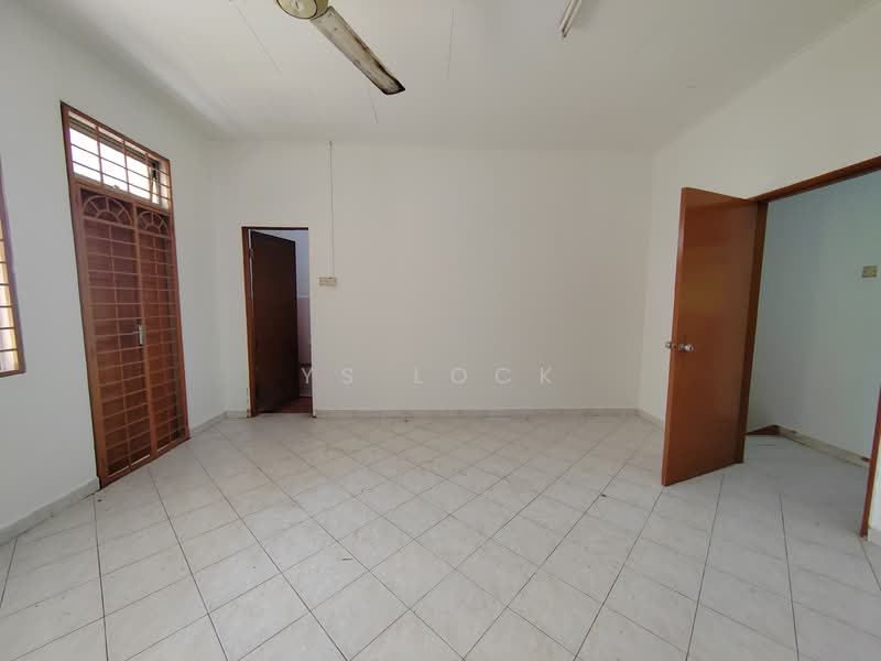 Rumah Teres 2 Tingkat untuk Dijual di Taman Seremban Jaya (Rantau) - YS Lock - Interior - PropertyGuru.com.my