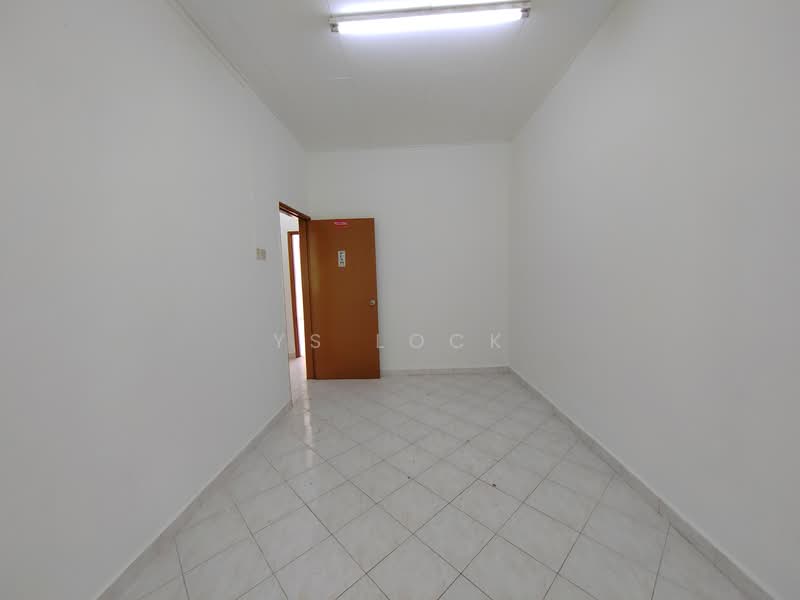 Rumah Teres 2 Tingkat untuk Dijual di Taman Seremban Jaya (Rantau) - YS Lock - Interior - PropertyGuru.com.my