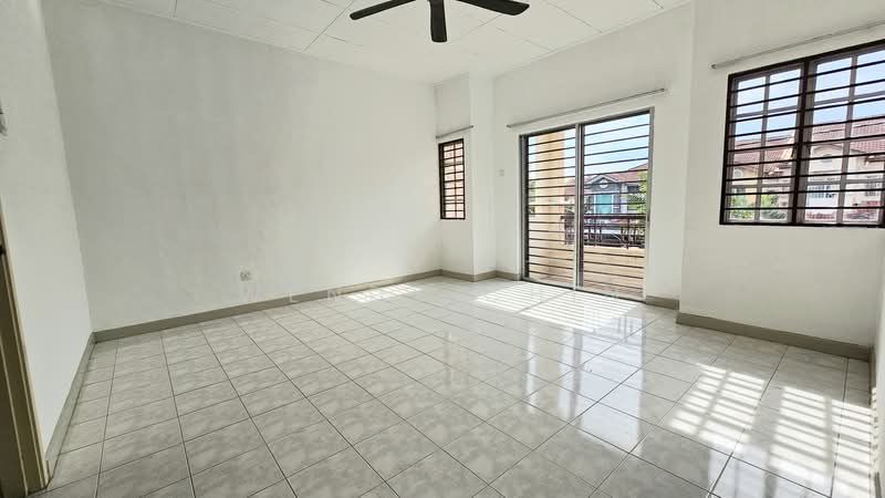 Bandar Bukit Puchong 2 untuk Untuk Dijual - RM 699,000, Apr 2026 - Living Room - PropertyGuru.com.my