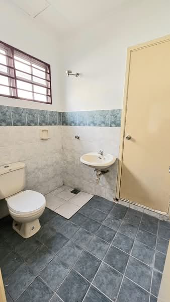 Bandar Bukit Puchong 2 untuk Untuk Dijual - RM 699,000, Apr 2026 - Bathroom - PropertyGuru.com.my