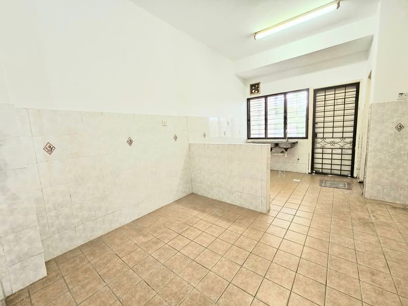 Bandar Bukit Puchong 2 untuk Untuk Dijual - RM 699,000, Apr 2026 - Kitchen - PropertyGuru.com.my