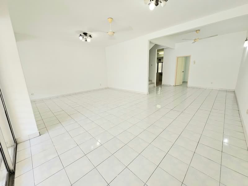 Bandar Bukit Puchong 2 untuk Untuk Dijual - RM 699,000, Apr 2026 - Living Room - PropertyGuru.com.my