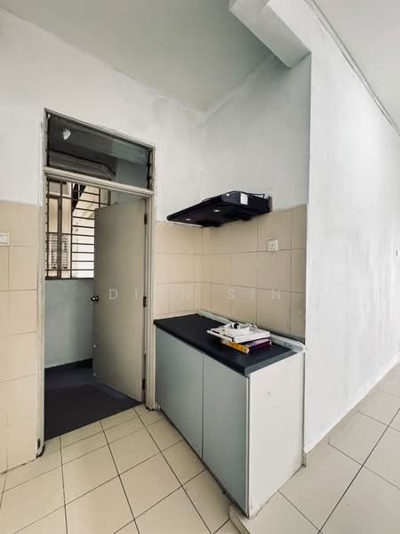Condominium for Rent at Sky Vista Residency - Dion Sin - Kitchen - PropertyGuru.com.my