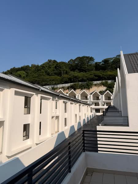 2.5-storey Terraced House for Sale in Damansara Perdana (Selangor) - Javen Low - Exterior - PropertyGuru.com.my