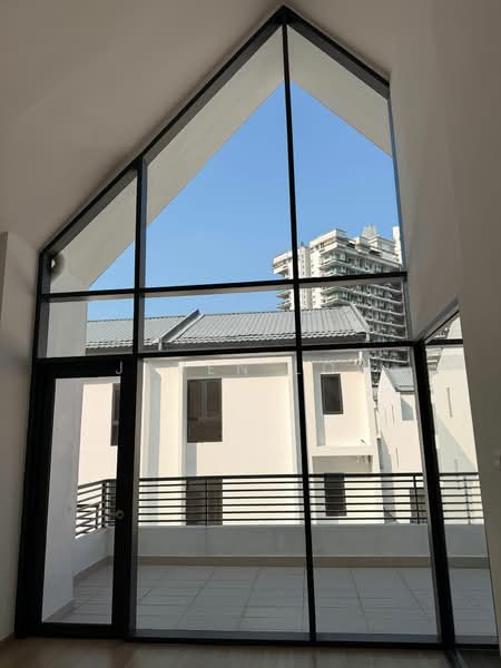 2.5-storey Terraced House for Sale in Damansara Perdana (Selangor) - Javen Low - Balcony - PropertyGuru.com.my